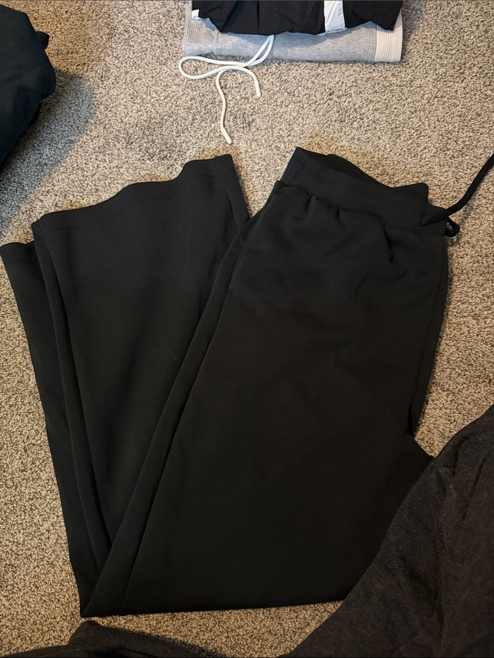Women's airy sleek  Black Wide-Leg